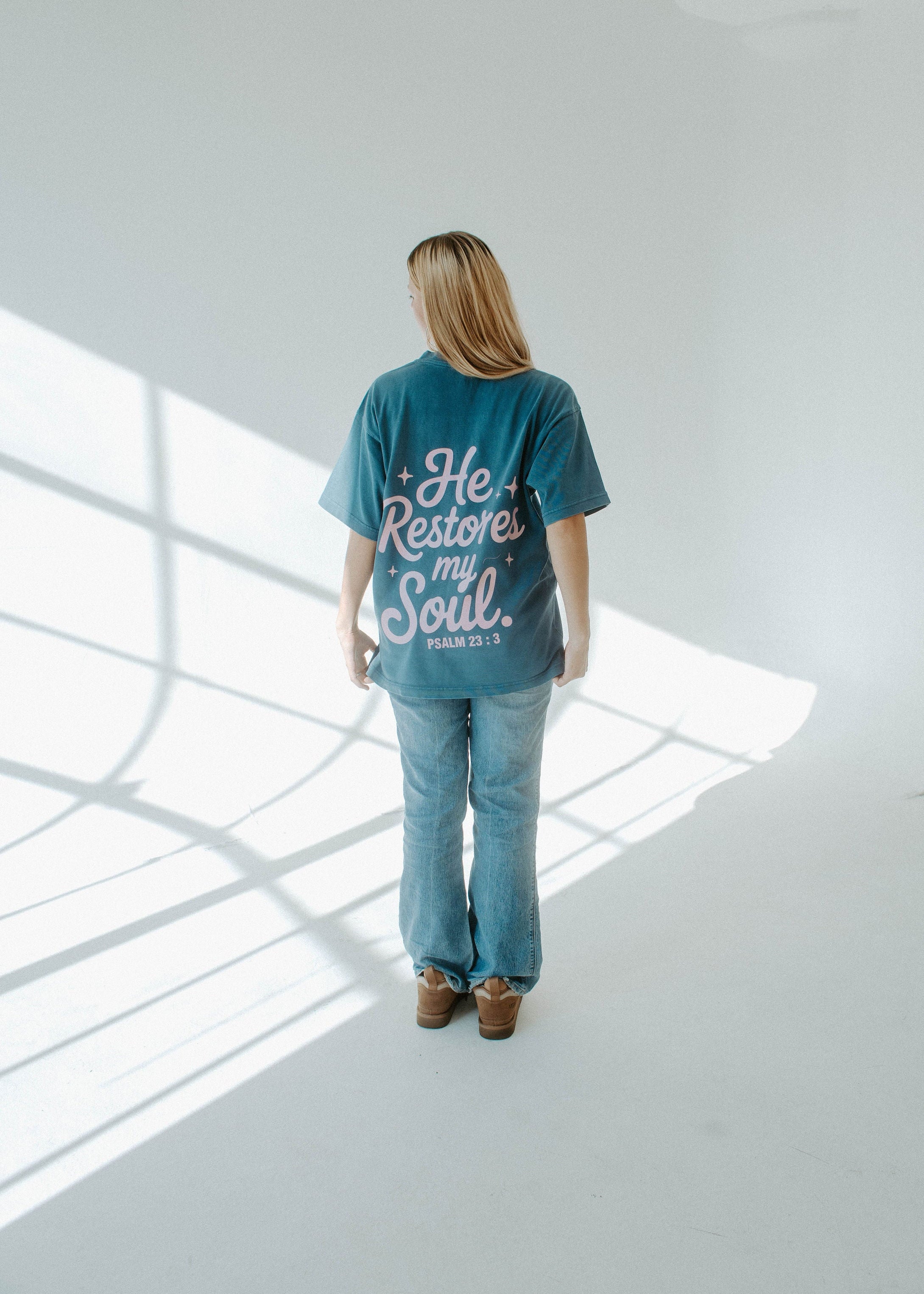 HE RESTORES MY SOUL TEE IN BLUE