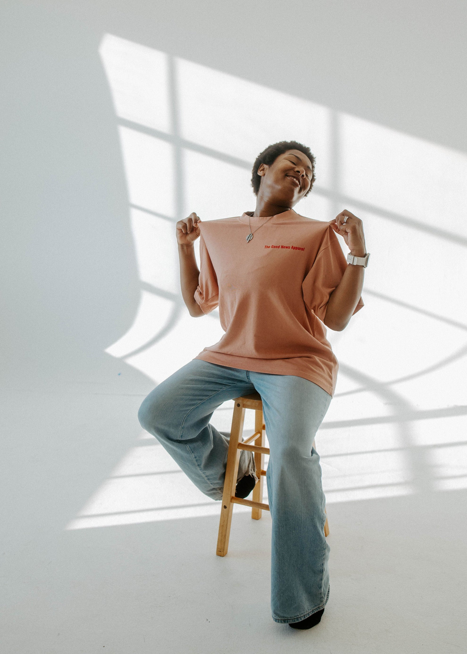 HE RESTORES MY SOUL TEE IN PINK
